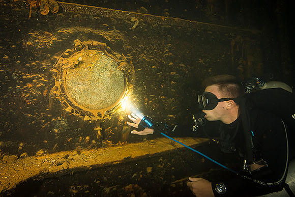 Porthole - Nippo Maru